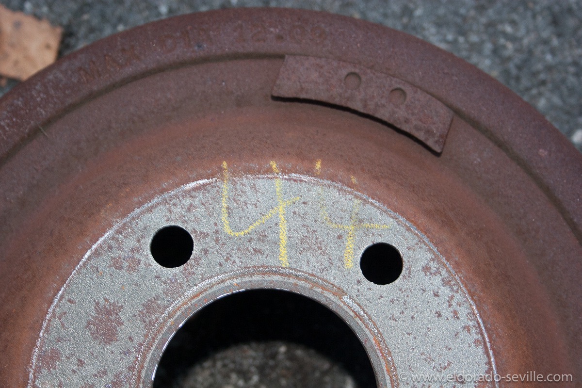 Original factory markings. Before removing the rust on the rear brake drums.