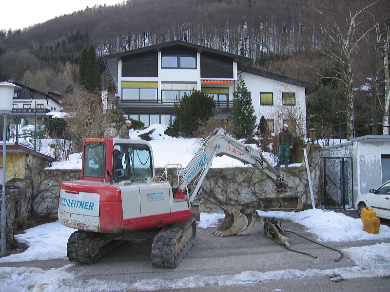 In March 2005 the construction of the new garage began.